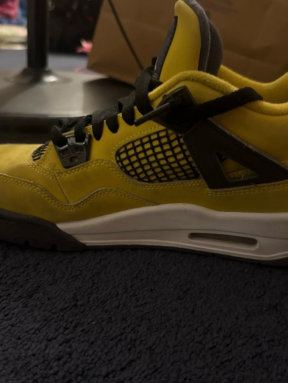 Jordan 4 Lightning